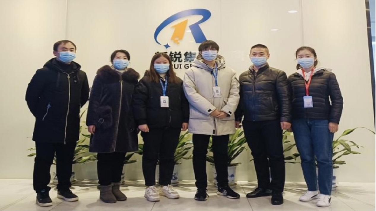 熱烈歡迎武漢外語外事職業(yè)技術(shù)學(xué)院來我司實(shí)習(xí)走訪